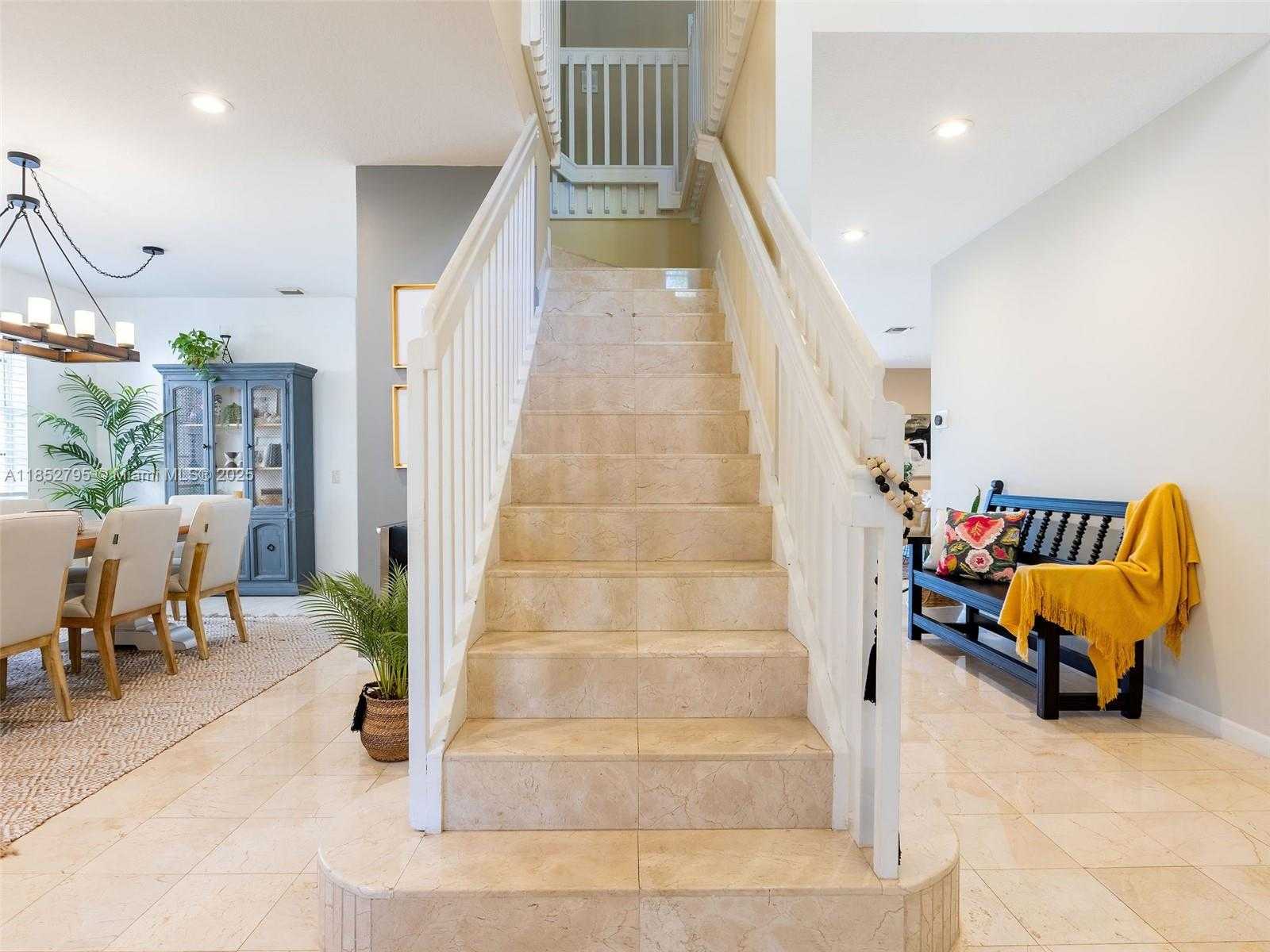 Small Image of 665 NANDINA DR #665, Weston Number 2