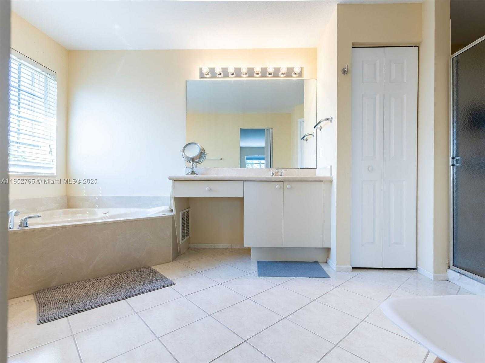 Small Image of 665 NANDINA DR #665, Weston Number 20