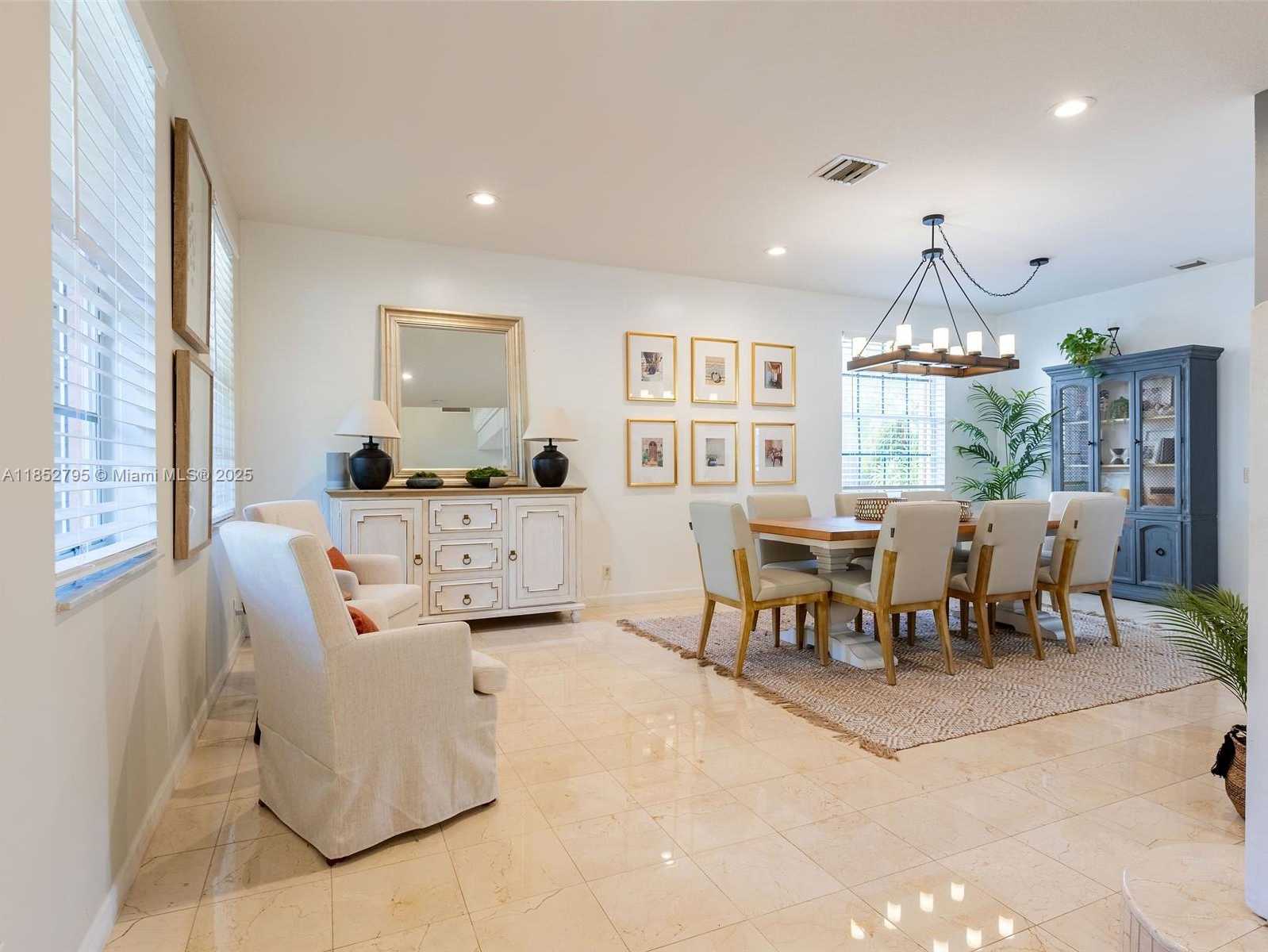 Small Image of 665 NANDINA DR #665, Weston Number 6