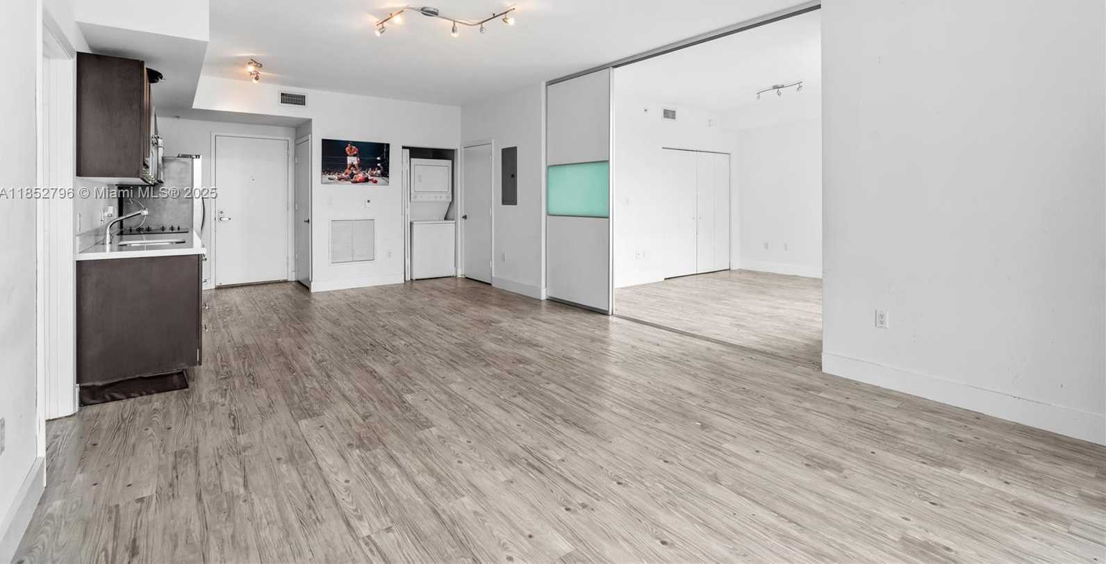 Small Image of 90 SOUTH WEST 3RD ST #4203, Miami Number 10