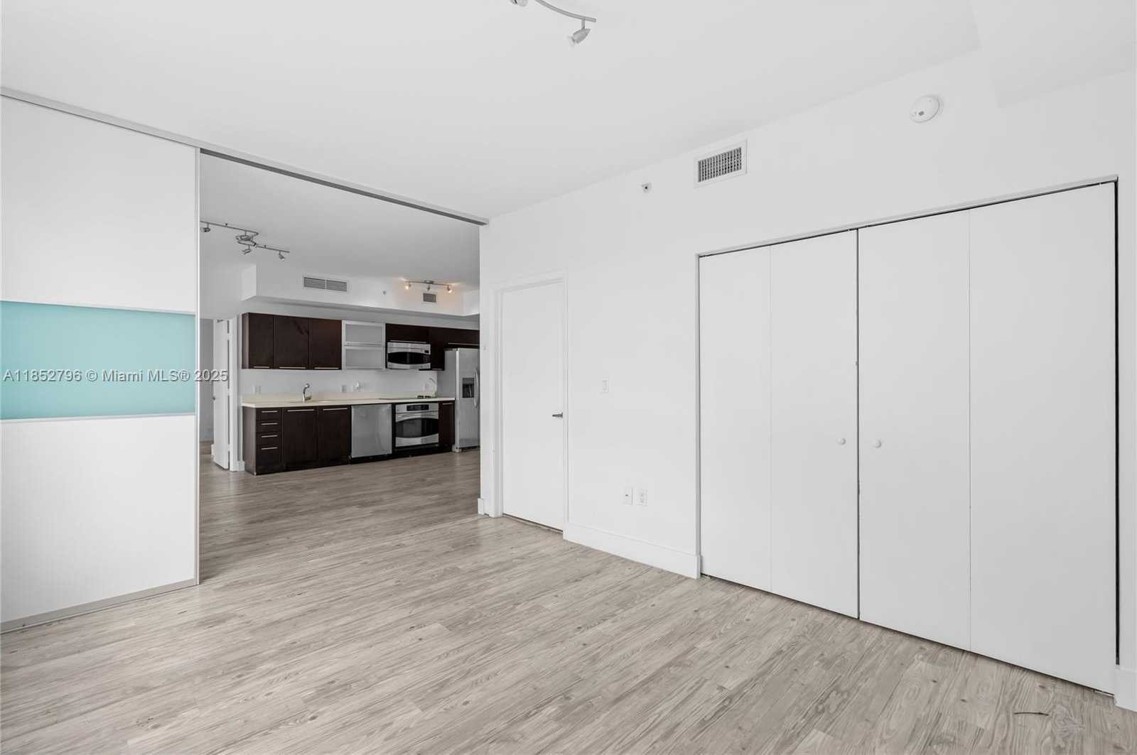 Small Image of 90 SOUTH WEST 3RD ST #4203, Miami Number 16