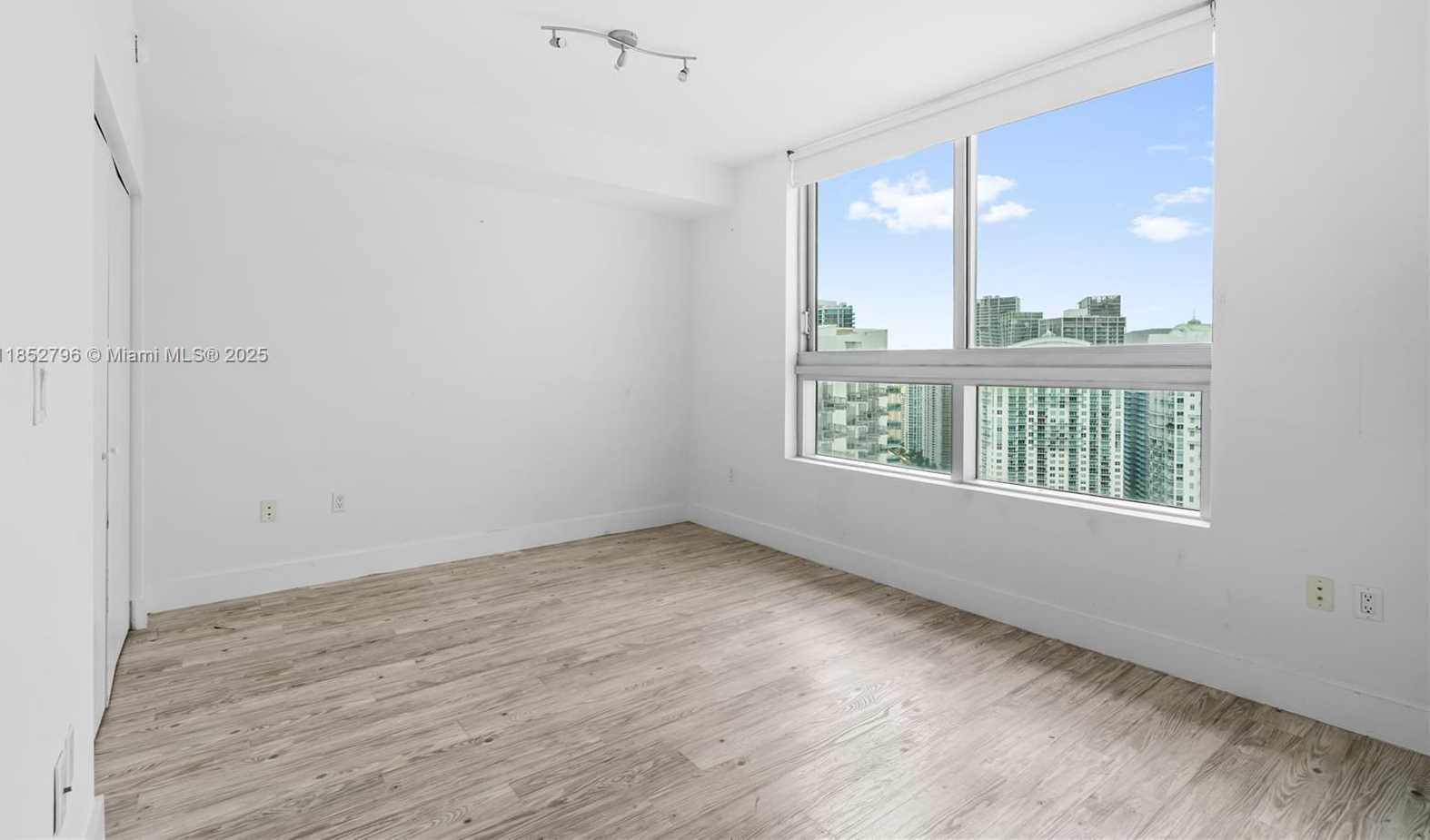 Small Image of 90 SOUTH WEST 3RD ST #4203, Miami Number 18