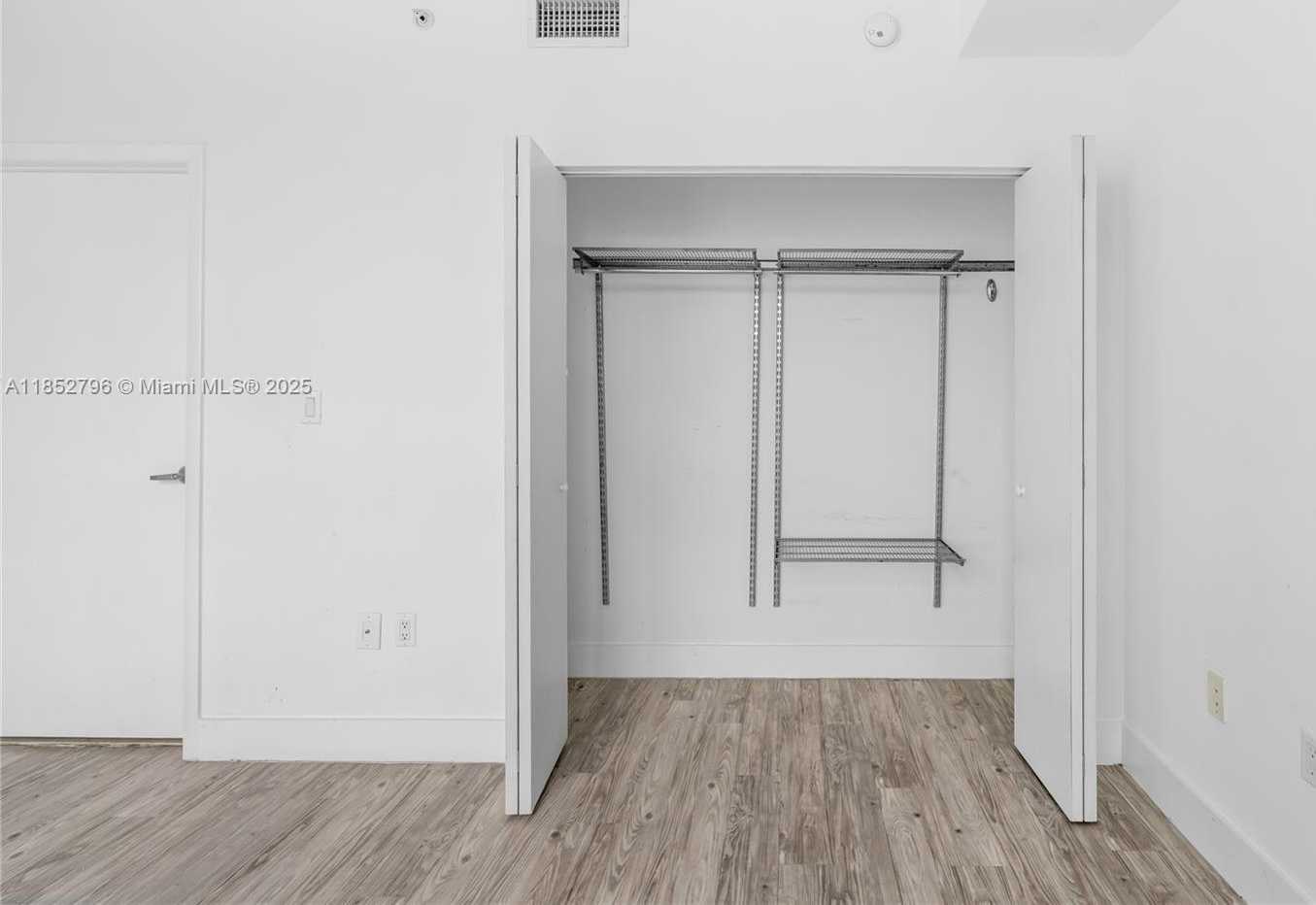 Small Image of 90 SOUTH WEST 3RD ST #4203, Miami Number 19