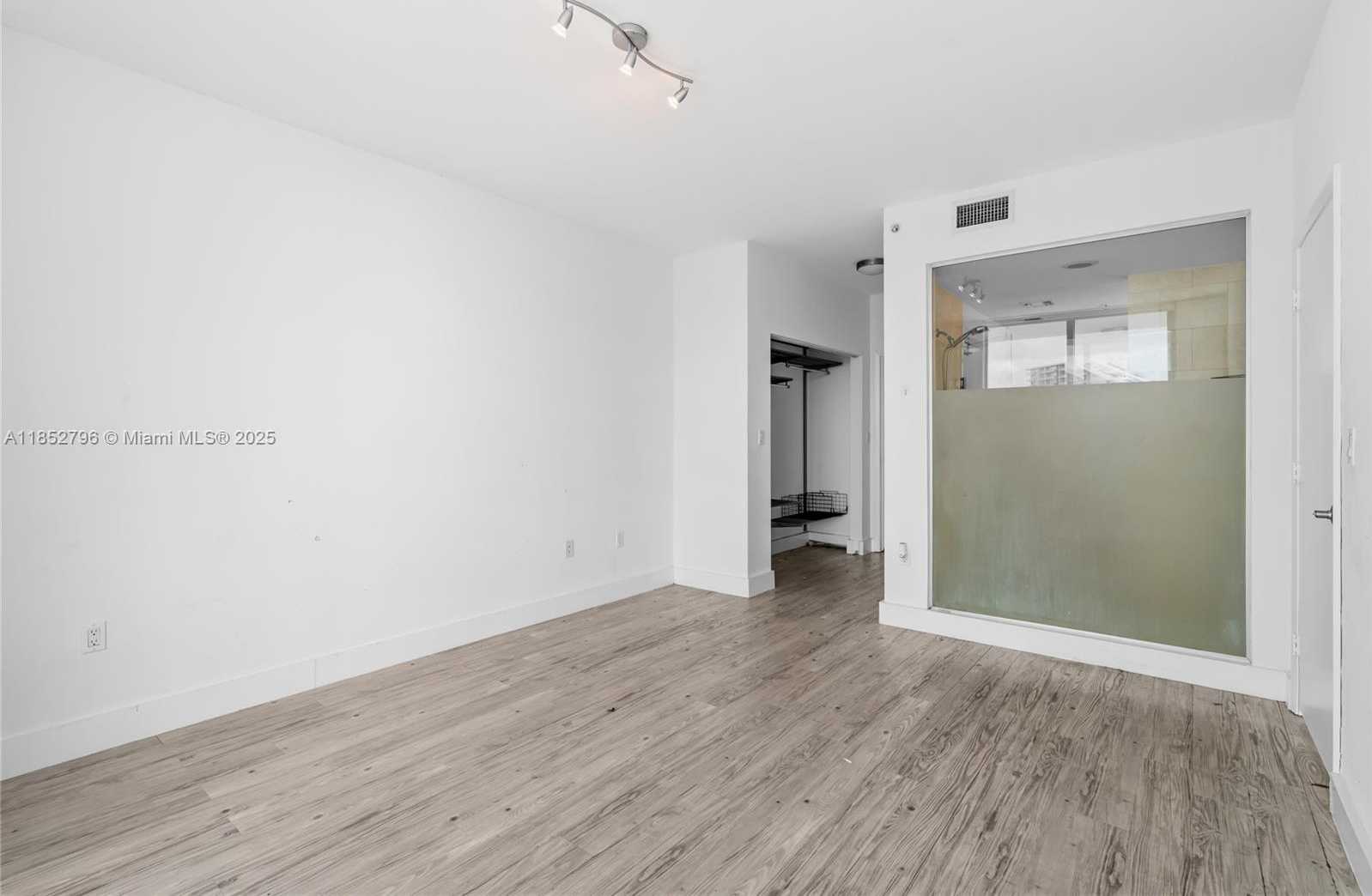 Small Image of 90 SOUTH WEST 3RD ST #4203, Miami Number 20