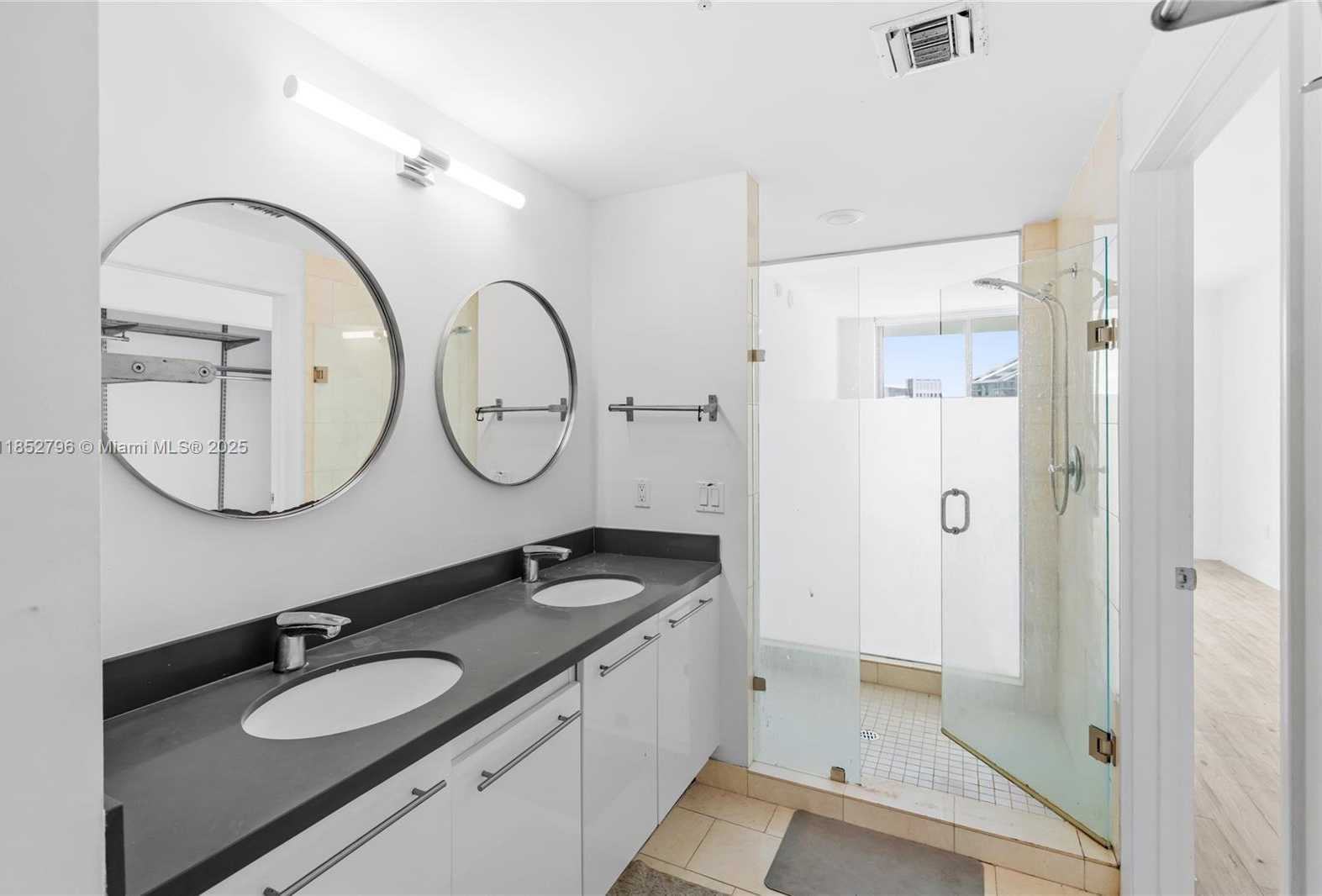 Small Image of 90 SOUTH WEST 3RD ST #4203, Miami Number 23
