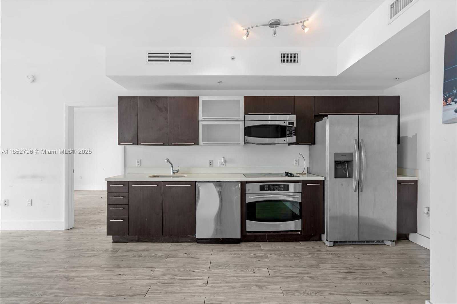 Small Image of 90 SOUTH WEST 3RD ST #4203, Miami Number 6