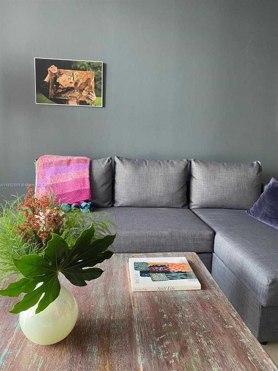 Small Image of 2001 BISCAYNE BLVD #2306, Miami Number 4