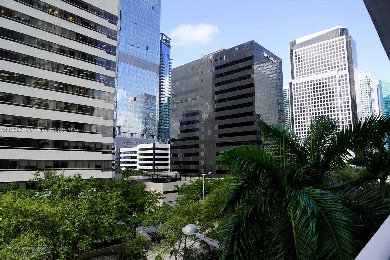 Small Image of 951 BRICKELL AVE #405, Miami Number 27