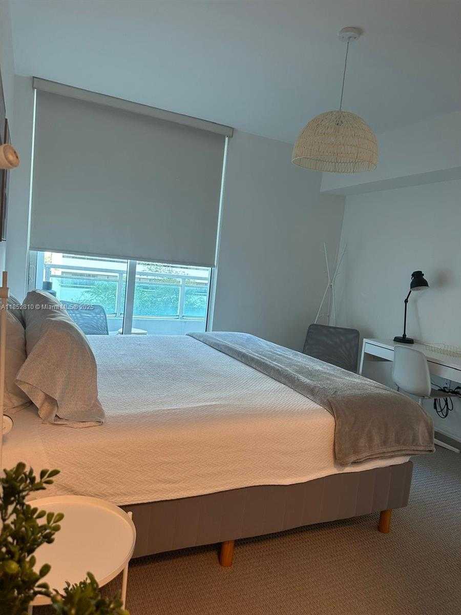 Small Image of 951 BRICKELL AVE #405, Miami Number 36
