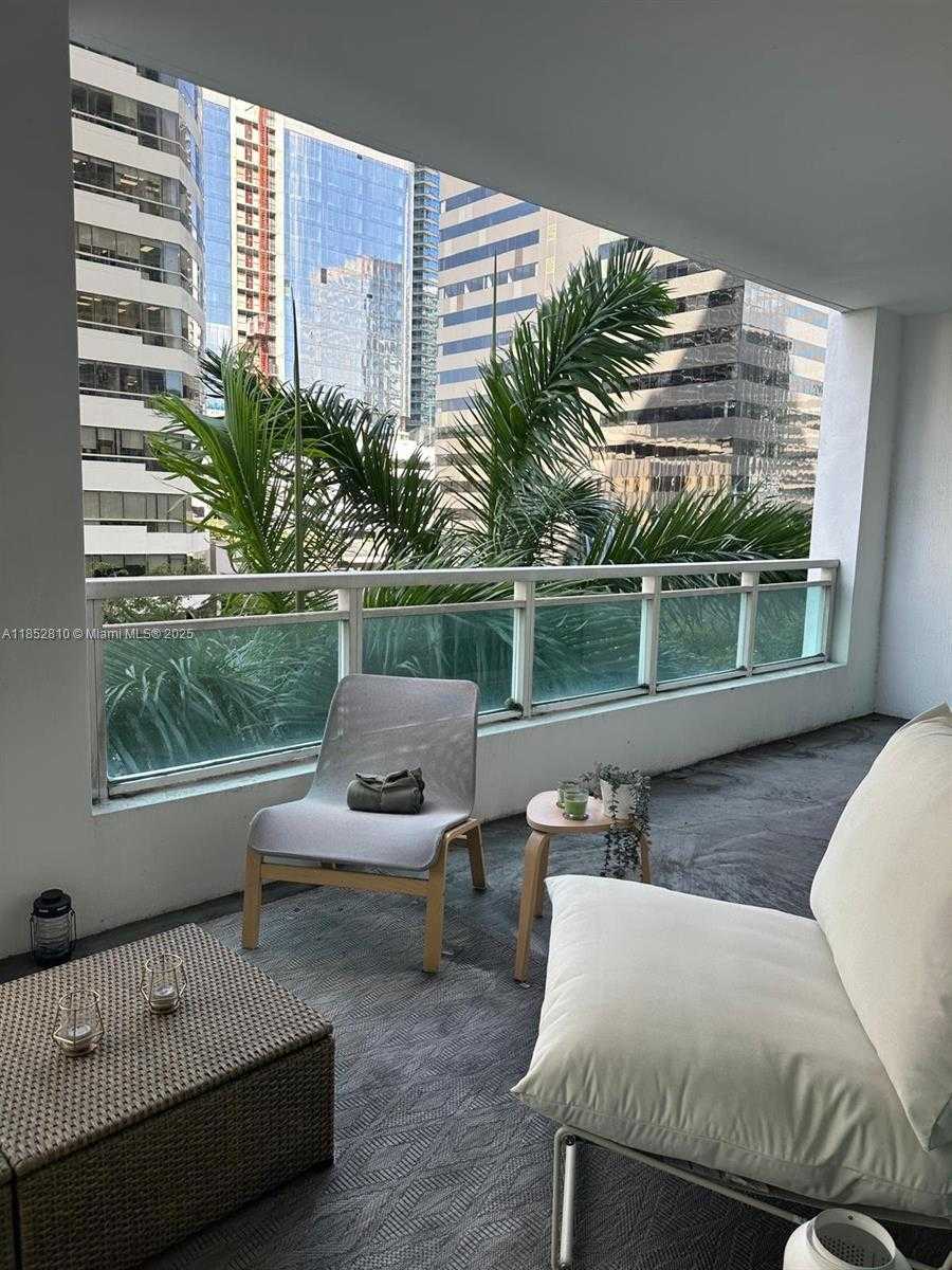 Small Image of 951 BRICKELL AVE #405, Miami Number 37