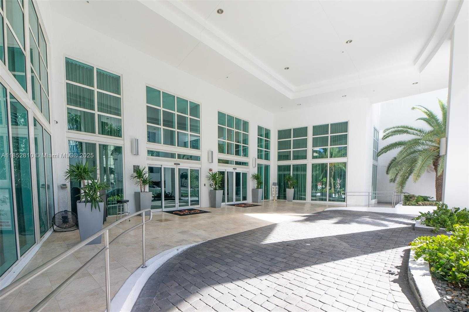 Small Image of 951 BRICKELL AVE #405, Miami Number 6
