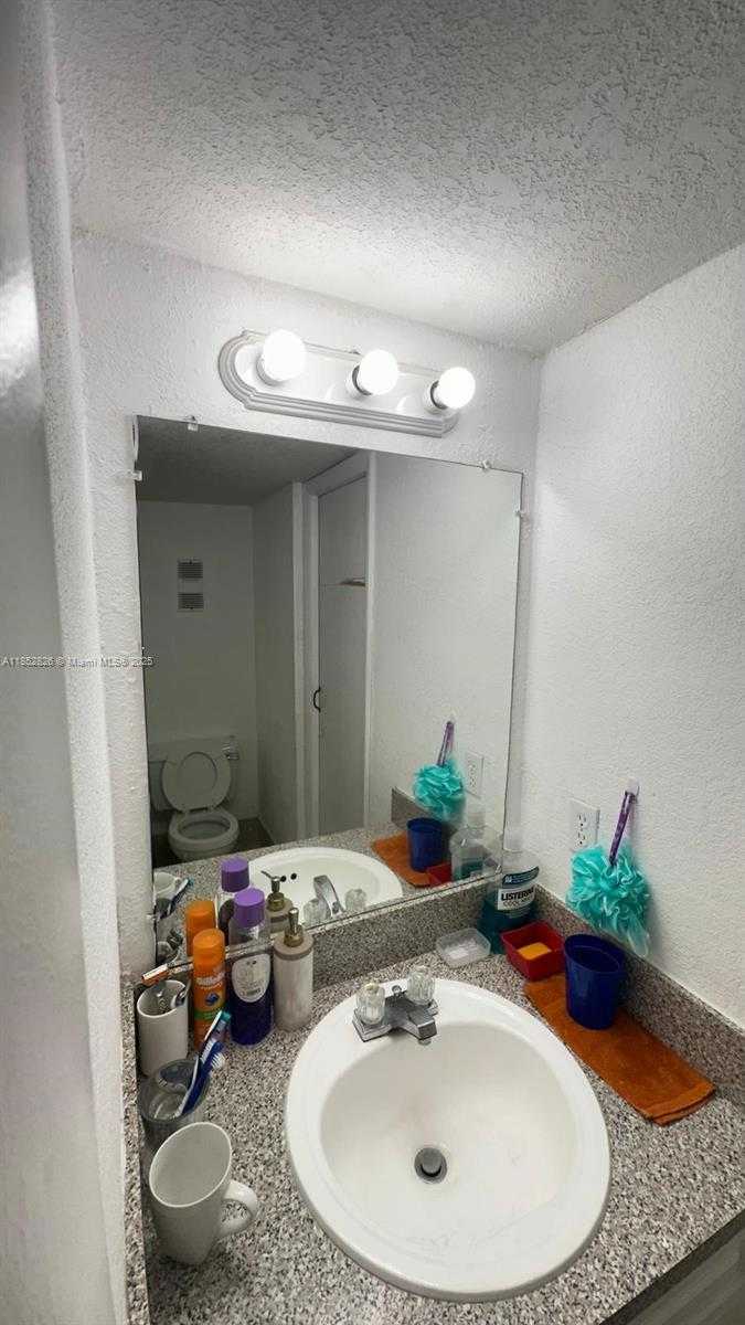 Small Image of 4550 WEST 16TH AVE #507, Hialeah Number 11