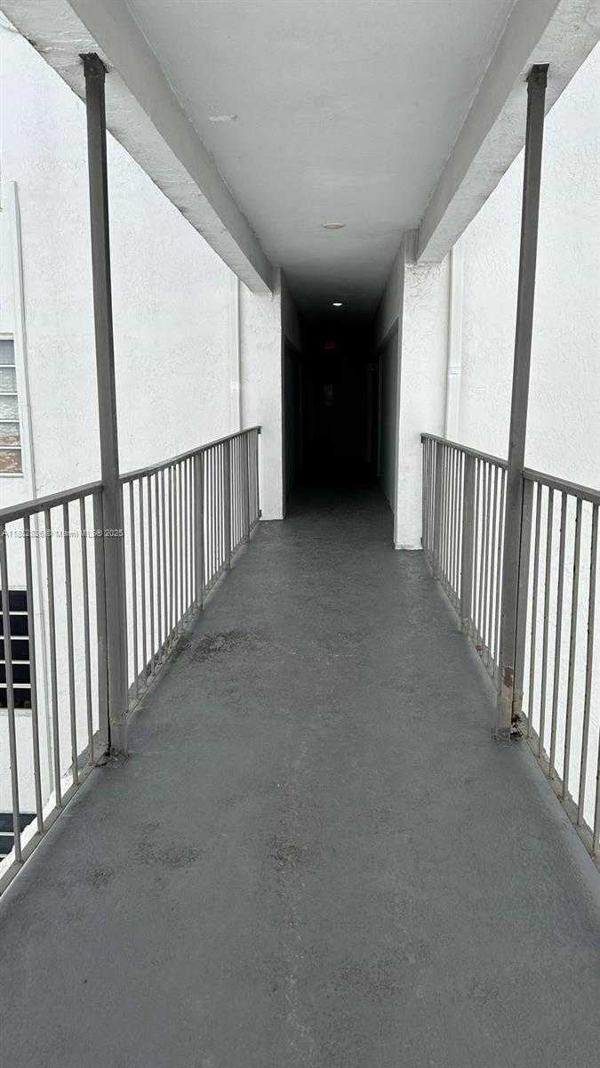 Small Image of 4550 WEST 16TH AVE #507, Hialeah Number 14