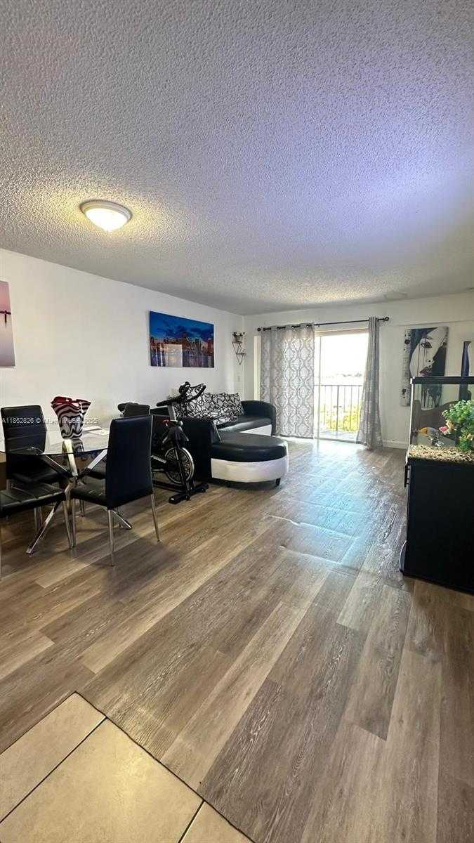 Small Image of 4550 WEST 16TH AVE #507, Hialeah Number 5