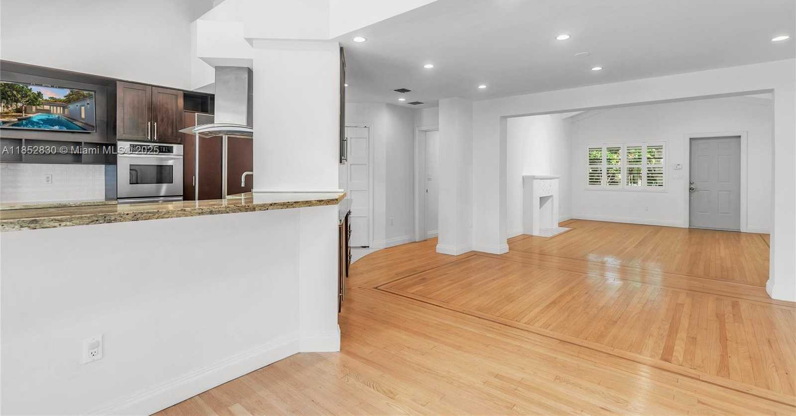Small Image of 776 NORTH EAST 74TH ST, Miami Number 11