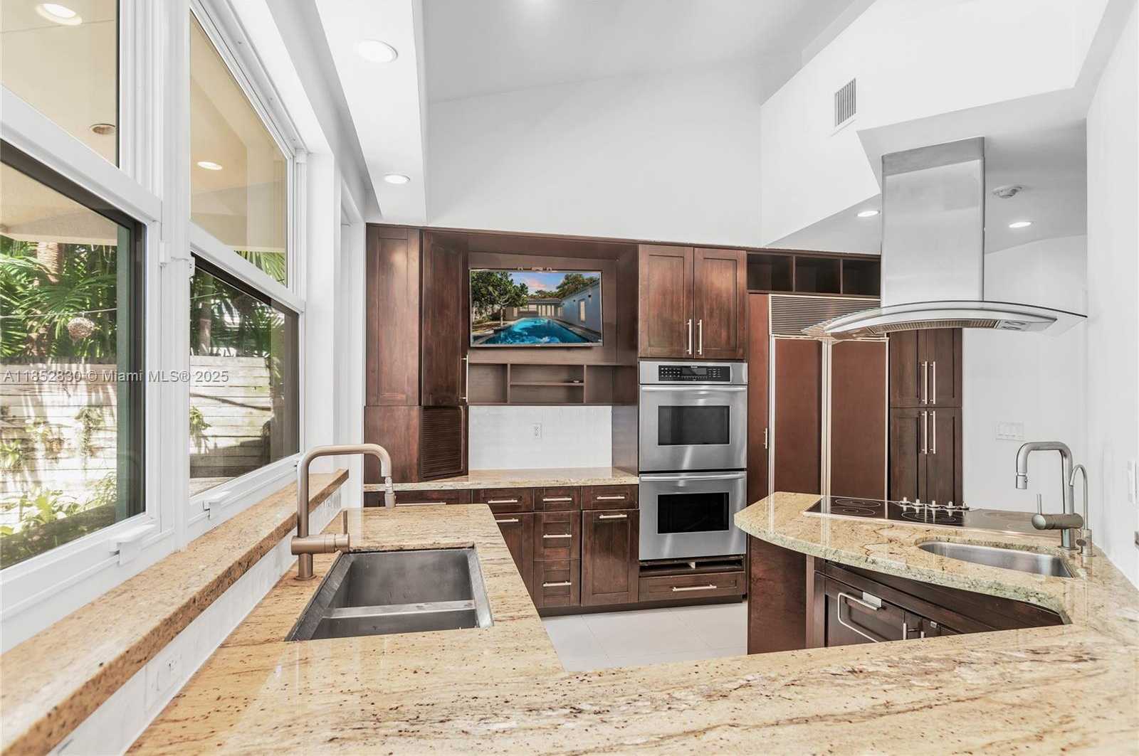 Small Image of 776 NORTH EAST 74TH ST, Miami Number 12