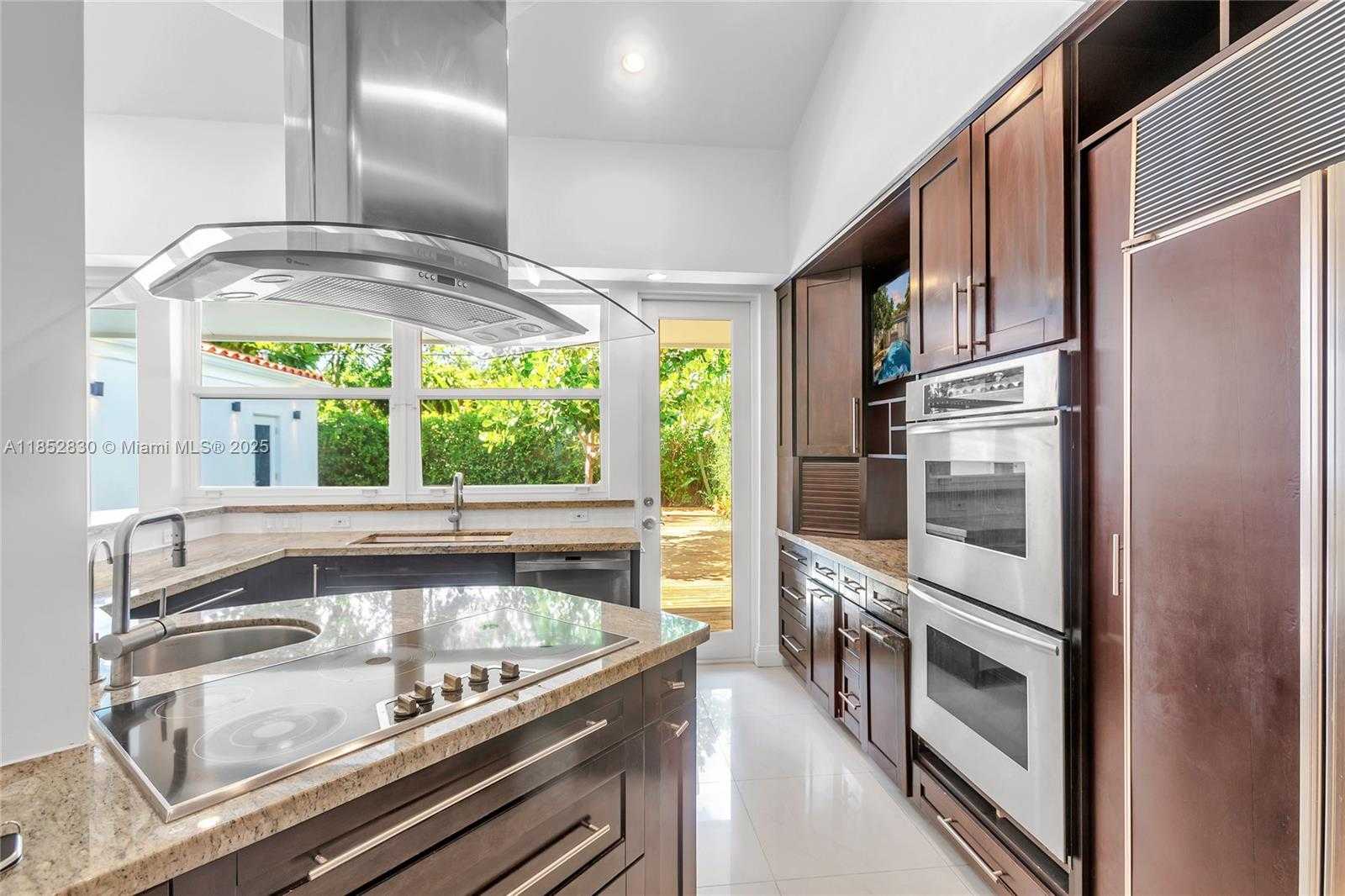 Small Image of 776 NORTH EAST 74TH ST, Miami Number 13