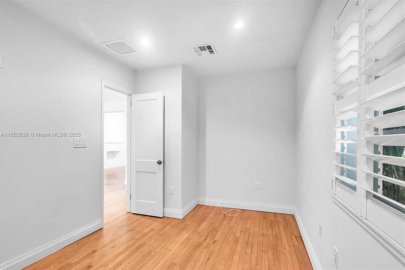 Small Image of 776 NORTH EAST 74TH ST, Miami Number 23