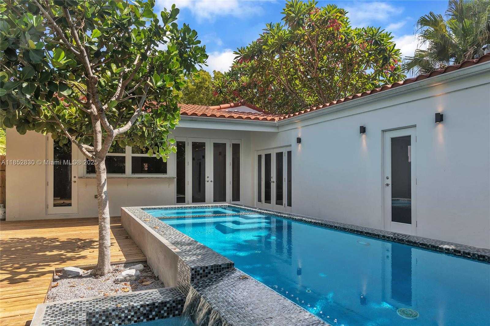 Small Image of 776 NORTH EAST 74TH ST, Miami Number 36