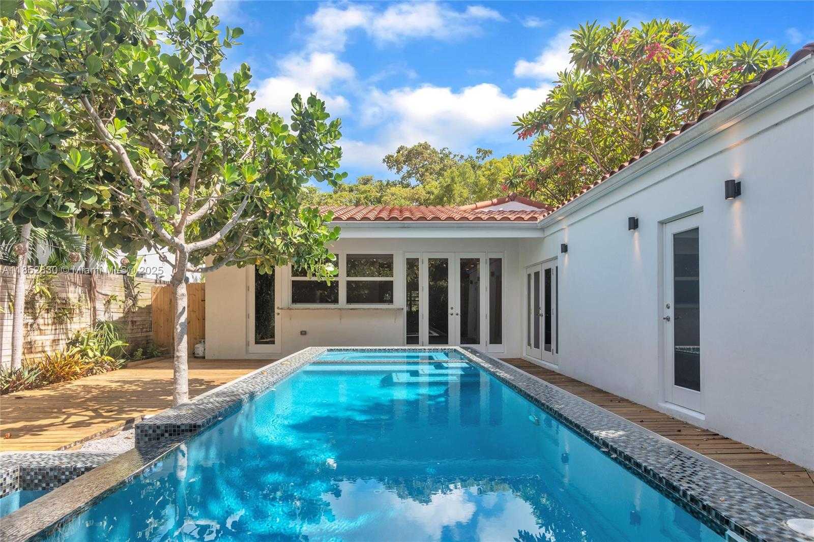 Small Image of 776 NORTH EAST 74TH ST, Miami Number 37