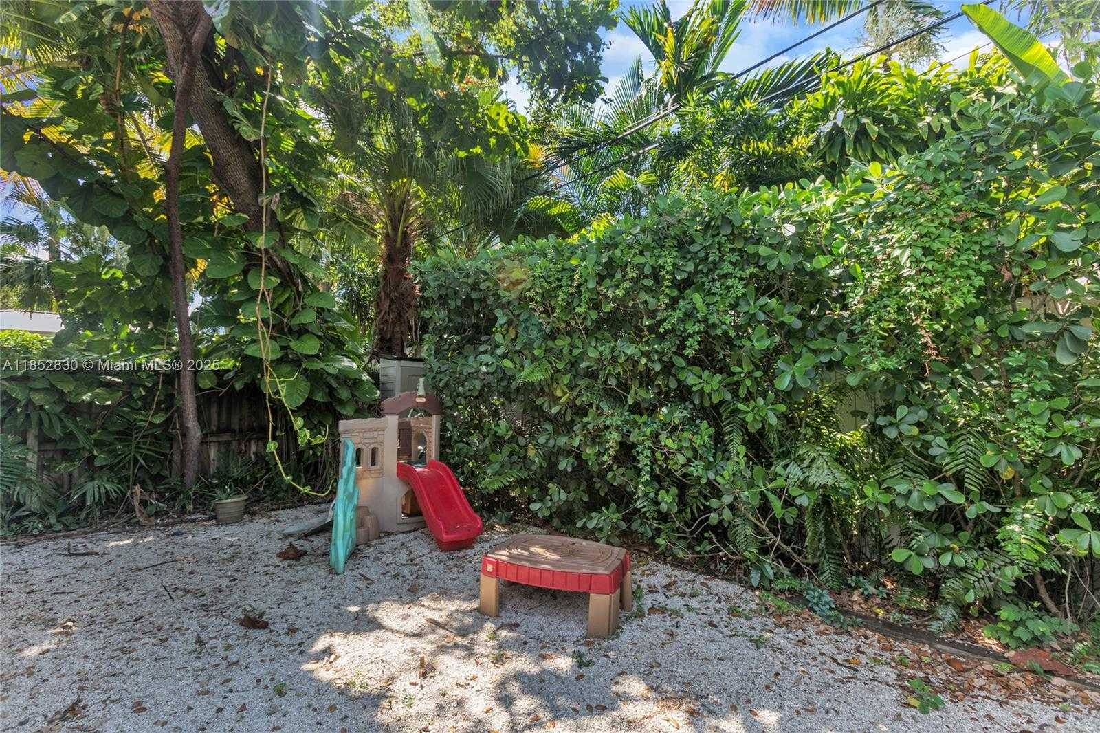 Small Image of 776 NORTH EAST 74TH ST, Miami Number 38