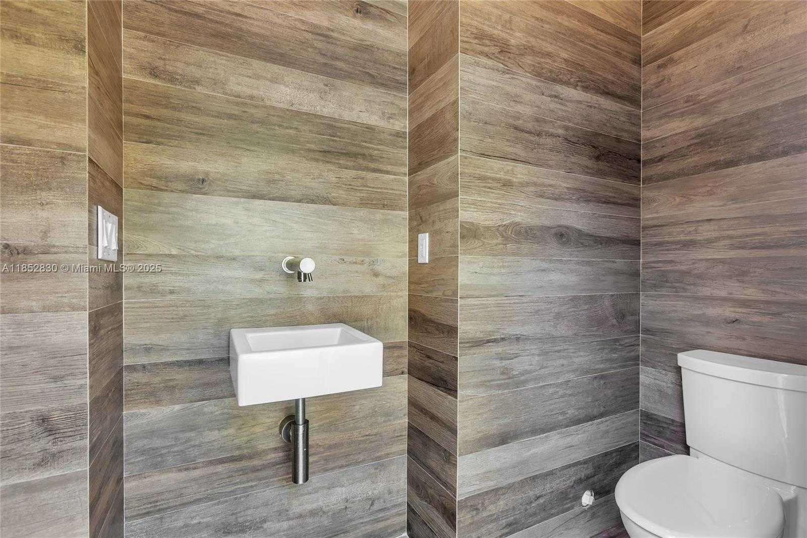 Small Image of 776 NORTH EAST 74TH ST, Miami Number 40