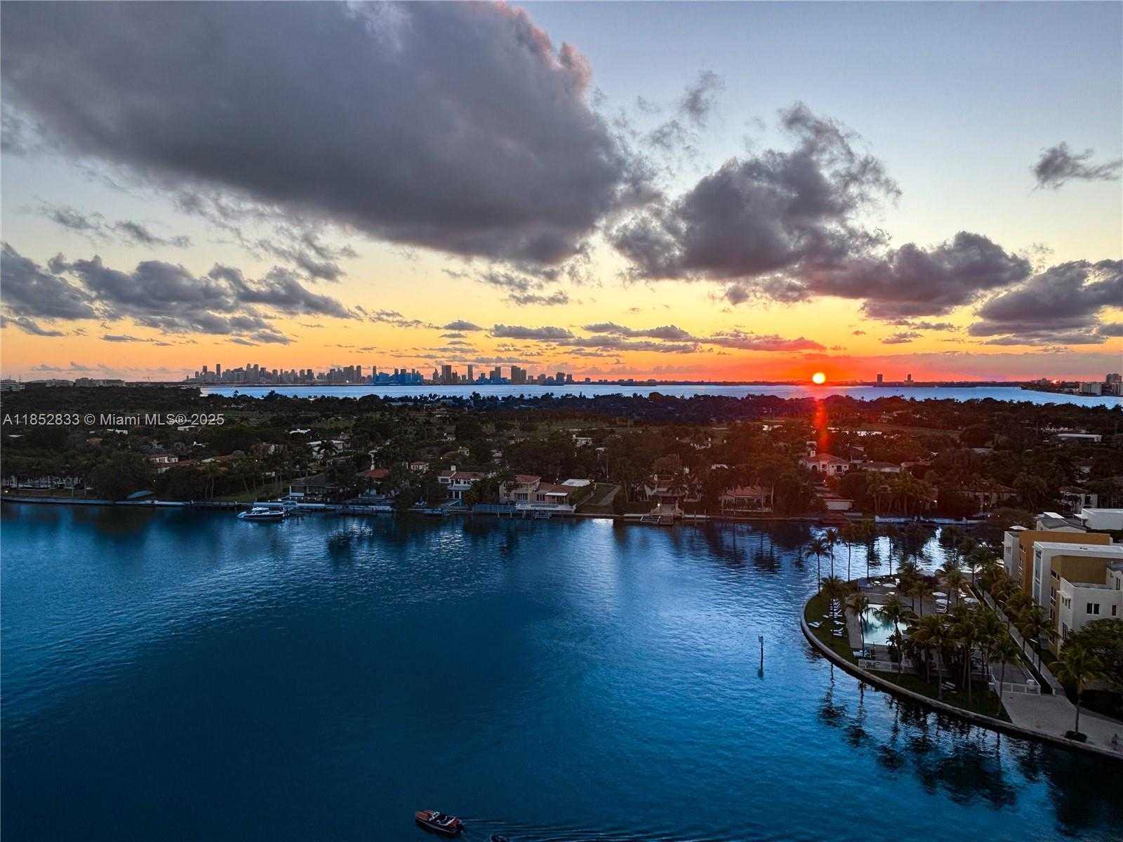 Small Image of 5900 COLLINS AVE #1607, Miami Beach Number 3