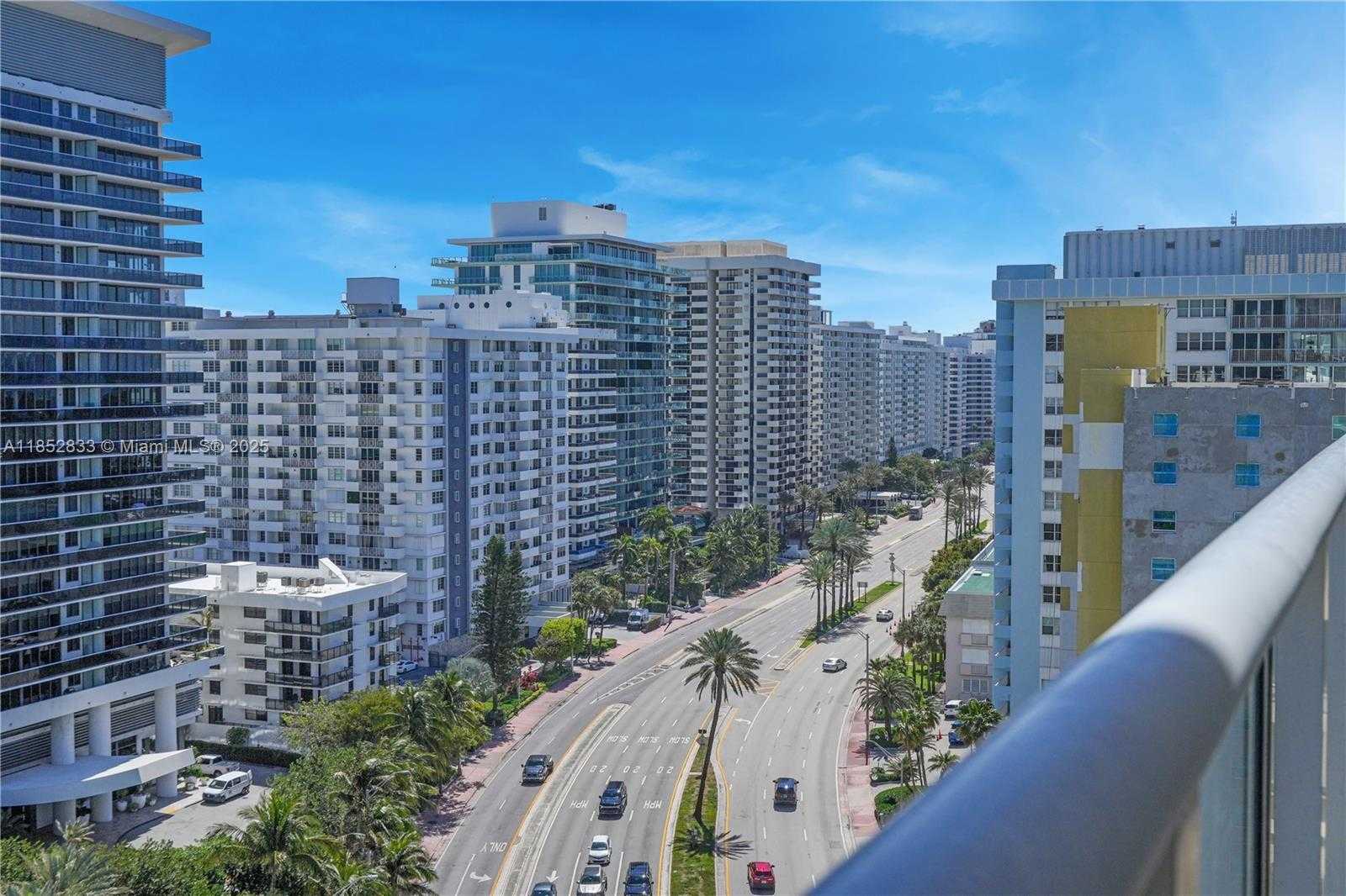 Small Image of 5900 COLLINS AVE #1607, Miami Beach Number 4
