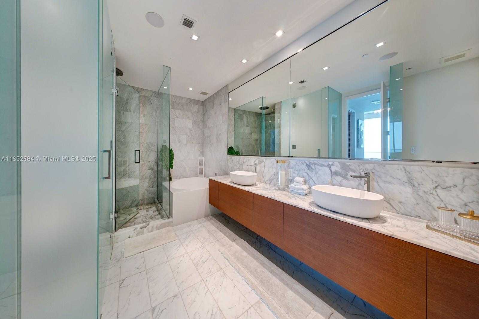 Small Image of 10203 COLLINS AVE #2501, Bal Harbour Number 20