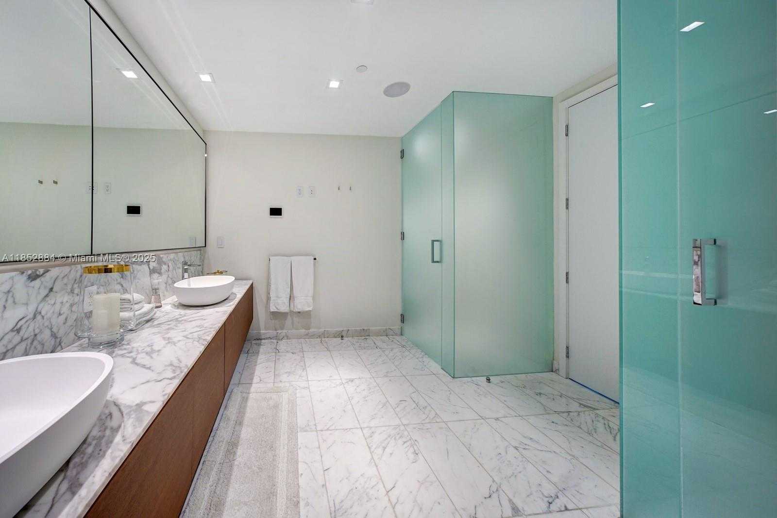 Small Image of 10203 COLLINS AVE #2501, Bal Harbour Number 21