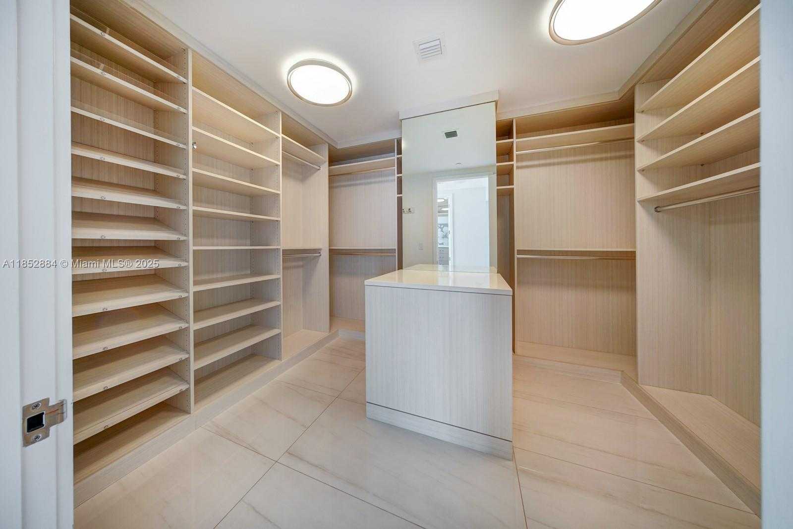 Small Image of 10203 COLLINS AVE #2501, Bal Harbour Number 24