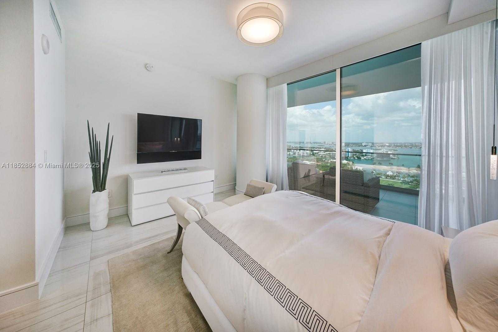 Small Image of 10203 COLLINS AVE #2501, Bal Harbour Number 26