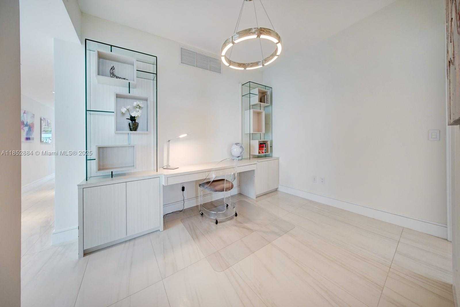 Small Image of 10203 COLLINS AVE #2501, Bal Harbour Number 30