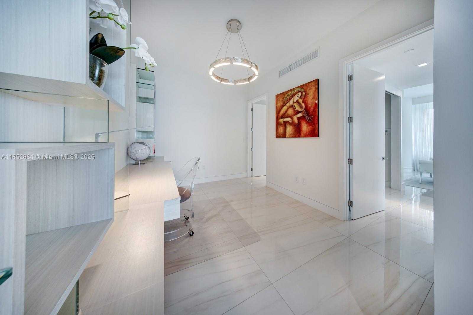 Small Image of 10203 COLLINS AVE #2501, Bal Harbour Number 31