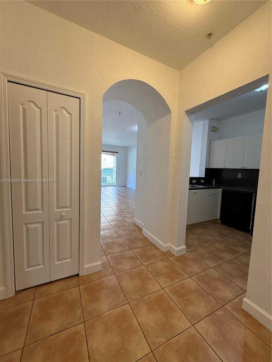 Small Image of 7060 NORTH WEST 177TH ST #100-12, Hialeah Number 4