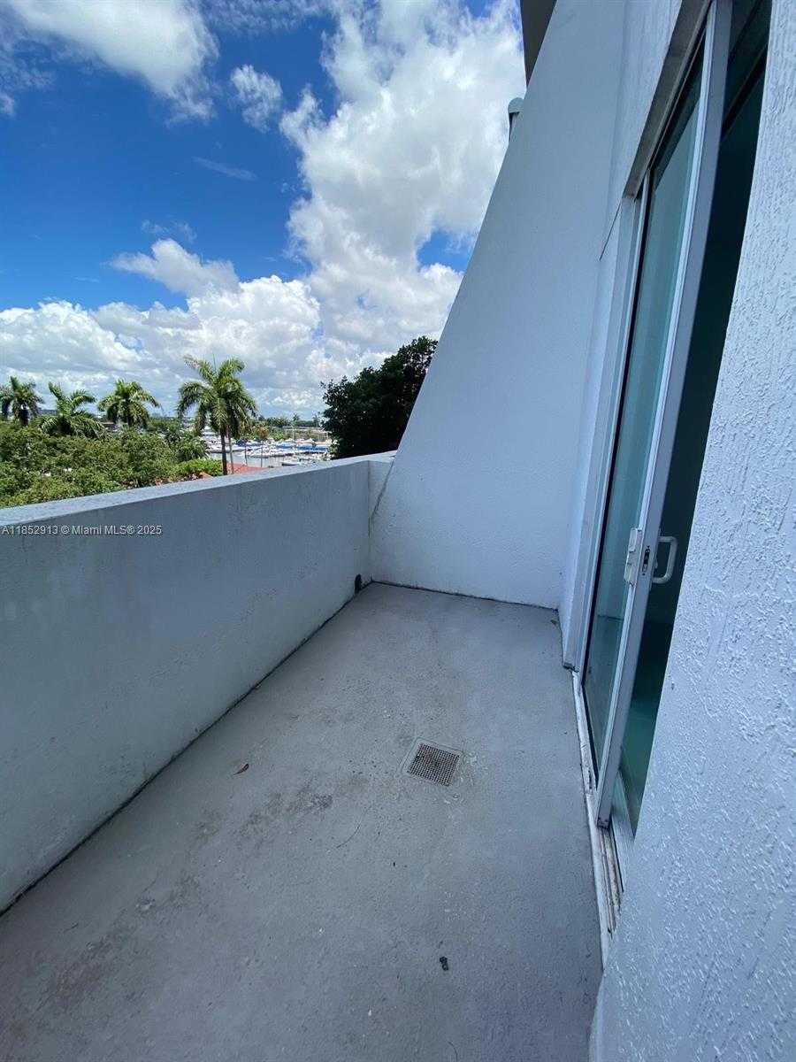 Small Image of 1861 NORTH WEST S RIVER DR #702, Miami Number 20