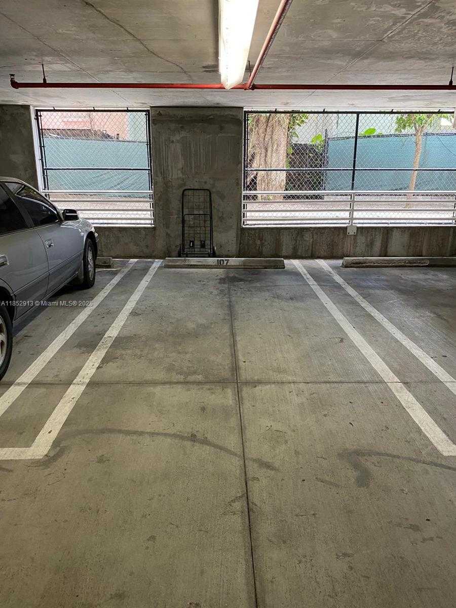 Small Image of 1861 NORTH WEST S RIVER DR #702, Miami Number 23