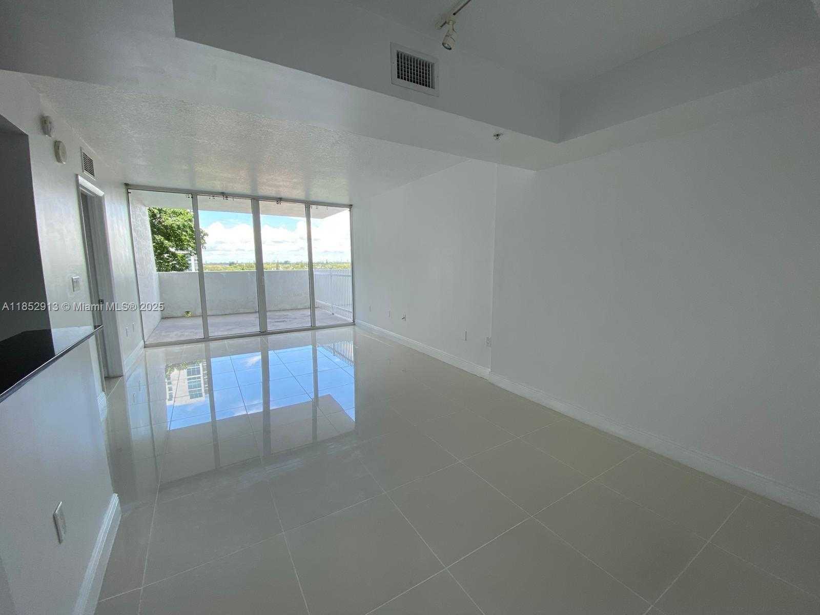 Small Image of 1861 NORTH WEST S RIVER DR #702, Miami Number 7