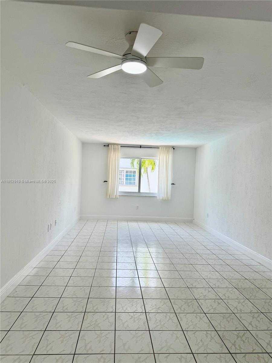 Small Image of 251 GALEN DR #204E, Key Biscayne Number 2