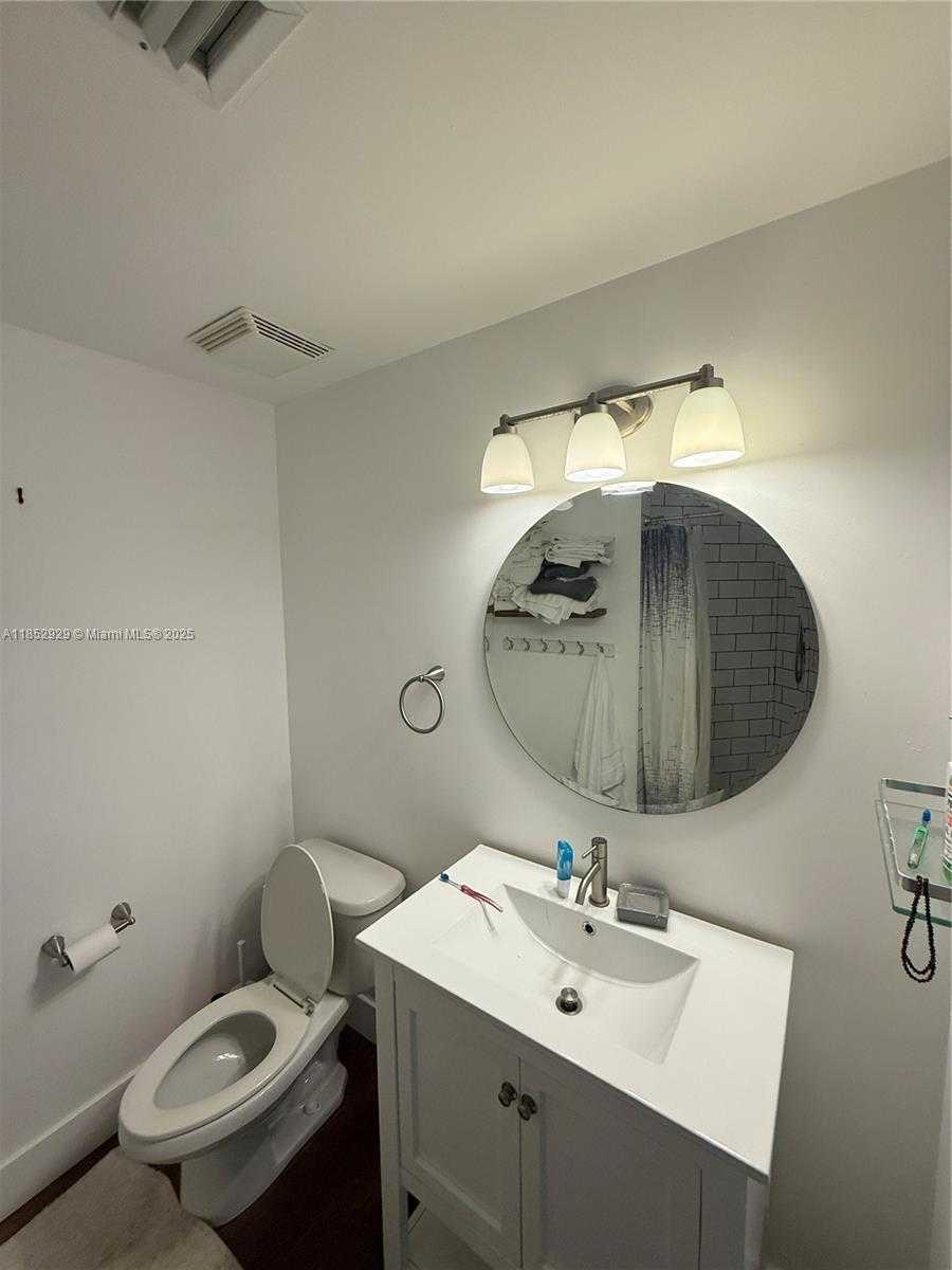 Small Image of 350 SOUTH MIAMI AVE #1803, Miami Number 17