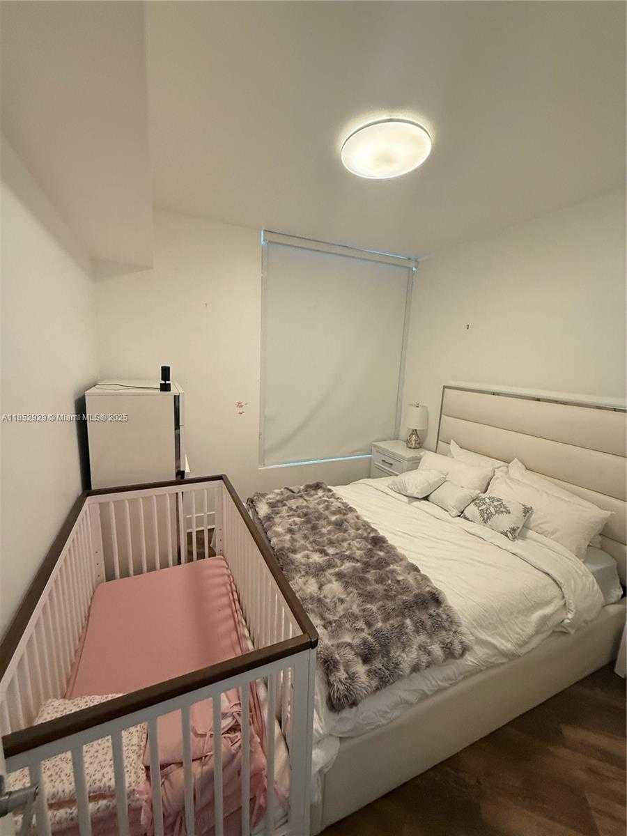 Small Image of 350 SOUTH MIAMI AVE #1803, Miami Number 23