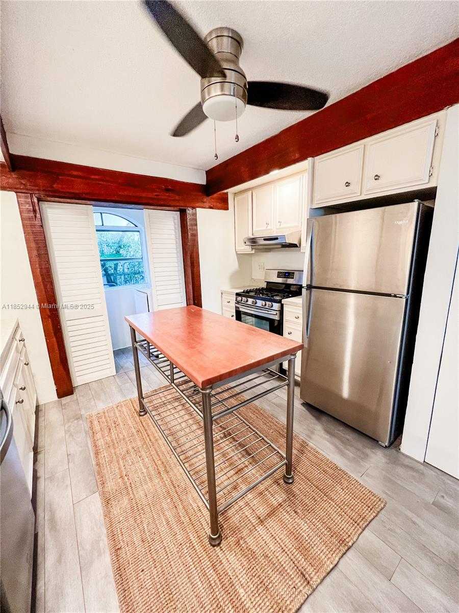 Small Image of 320 WEST 55TH ST, Miami Beach Number 5