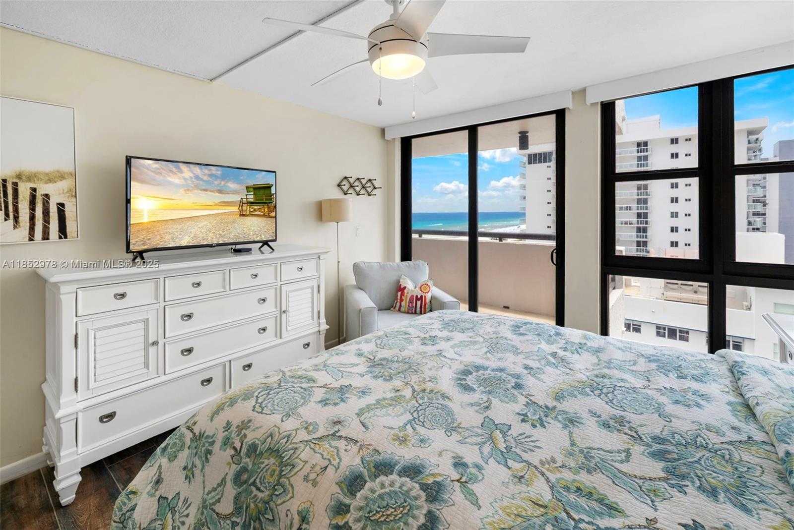 Small Image of 2555 COLLINS AVE #1414, Miami Beach Number 12