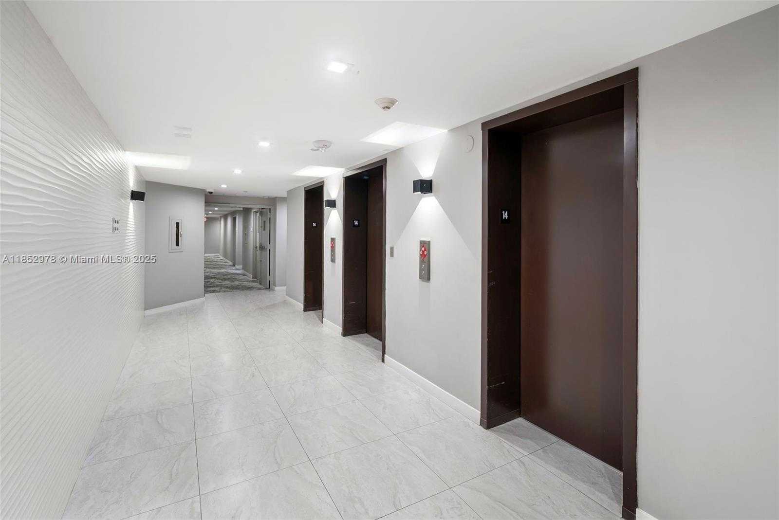 Small Image of 2555 COLLINS AVE #1414, Miami Beach Number 22