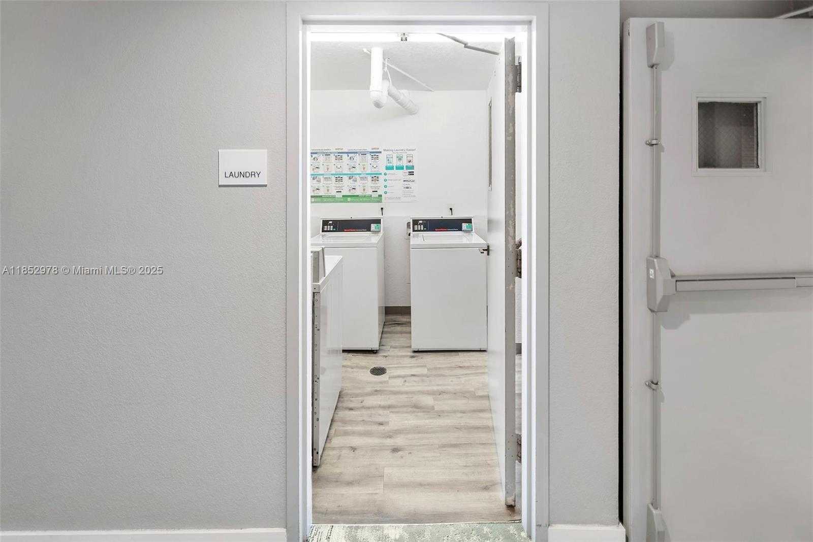 Small Image of 2555 COLLINS AVE #1414, Miami Beach Number 23