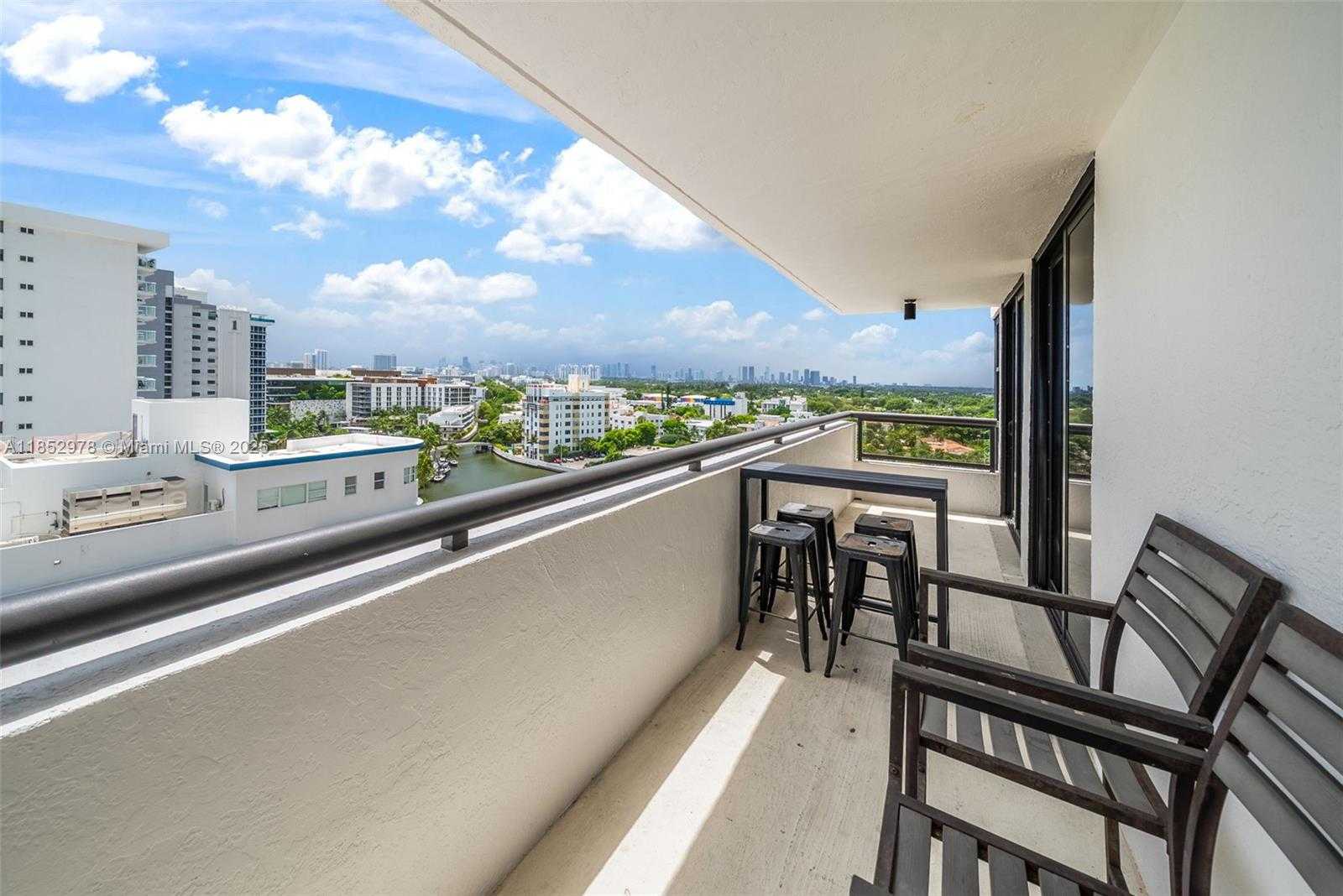 Small Image of 2555 COLLINS AVE #1414, Miami Beach Number 30