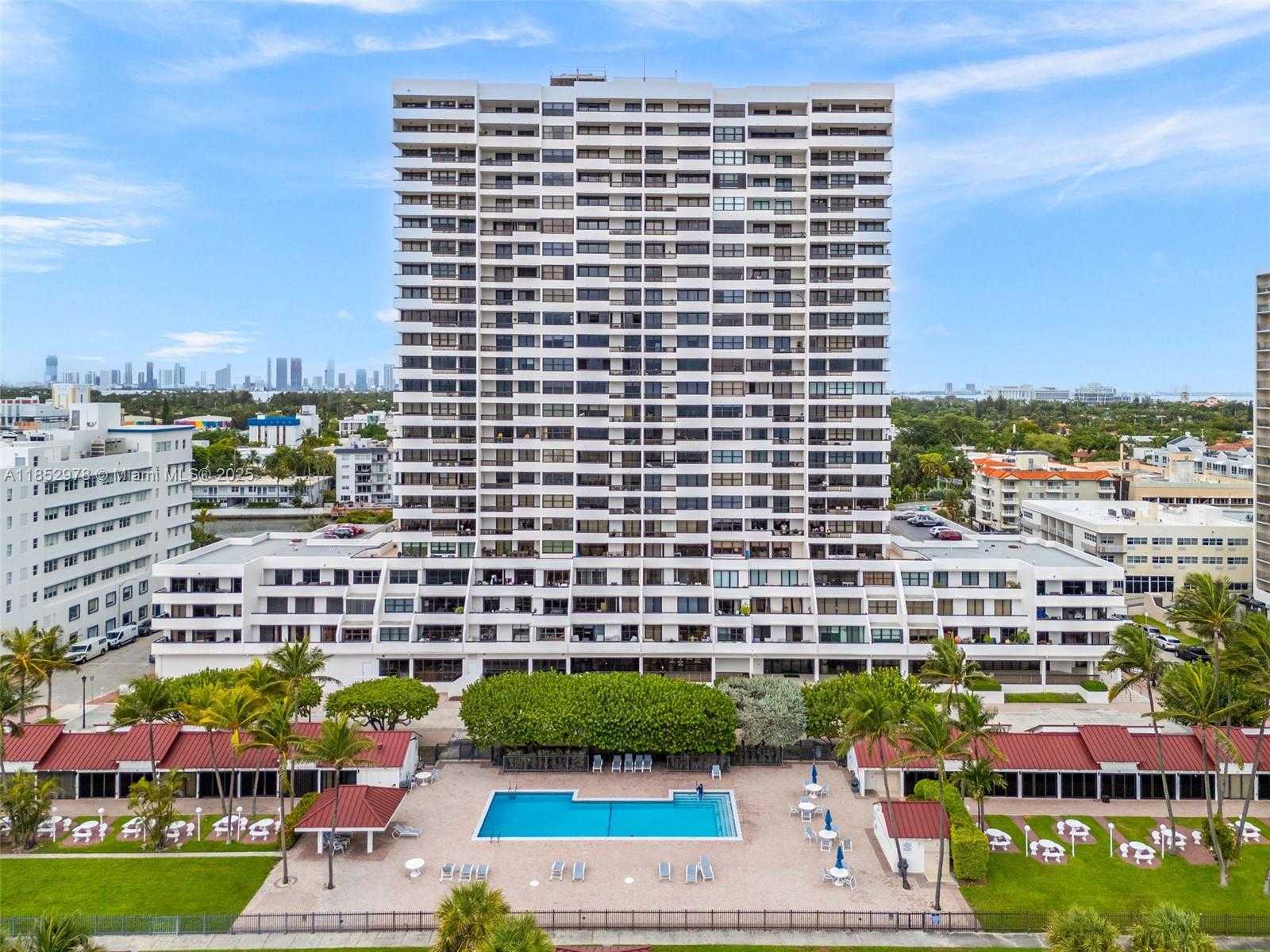 Small Image of 2555 COLLINS AVE #1414, Miami Beach Number 34