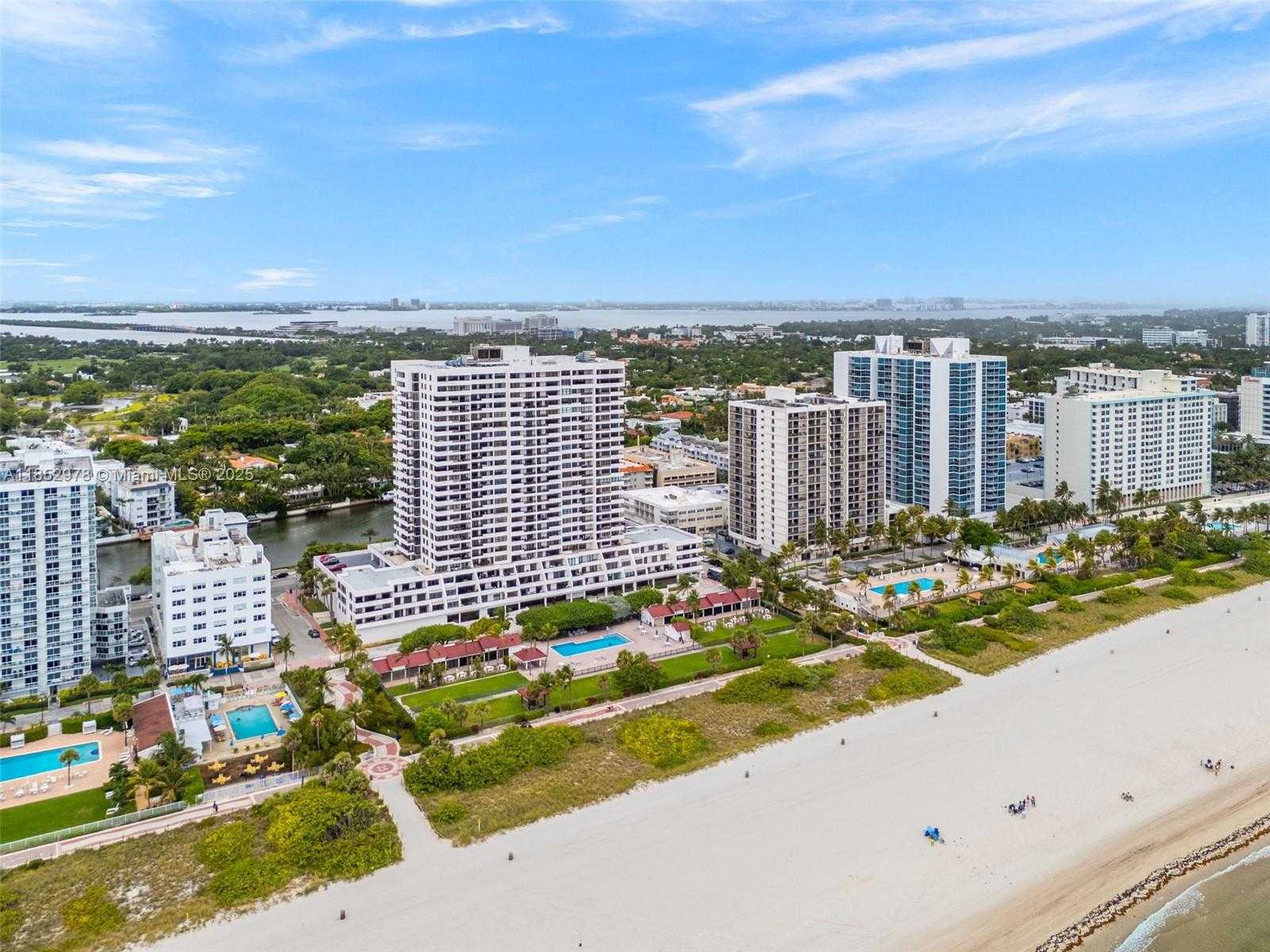 Small Image of 2555 COLLINS AVE #1414, Miami Beach Number 44