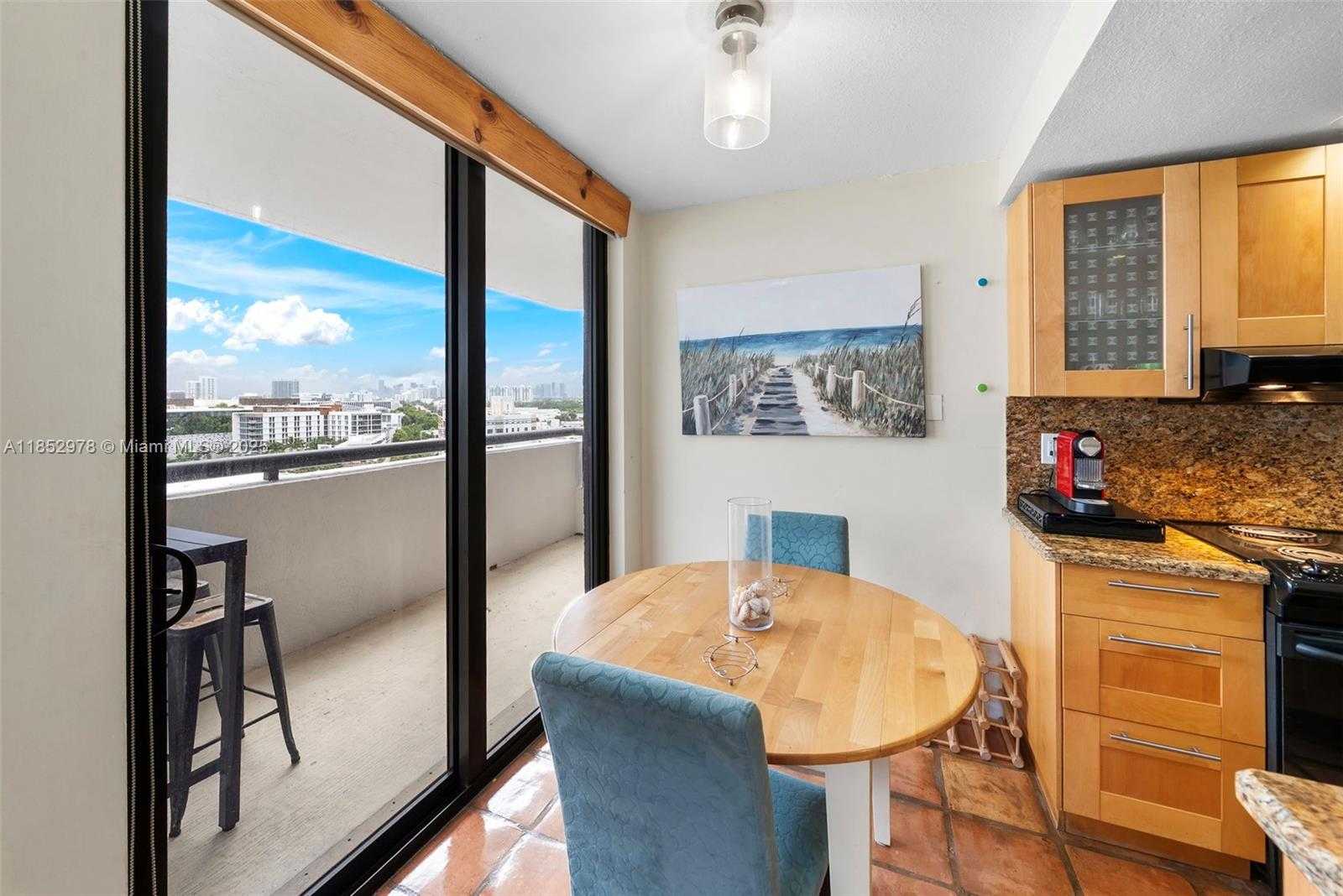 Small Image of 2555 COLLINS AVE #1414, Miami Beach Number 7