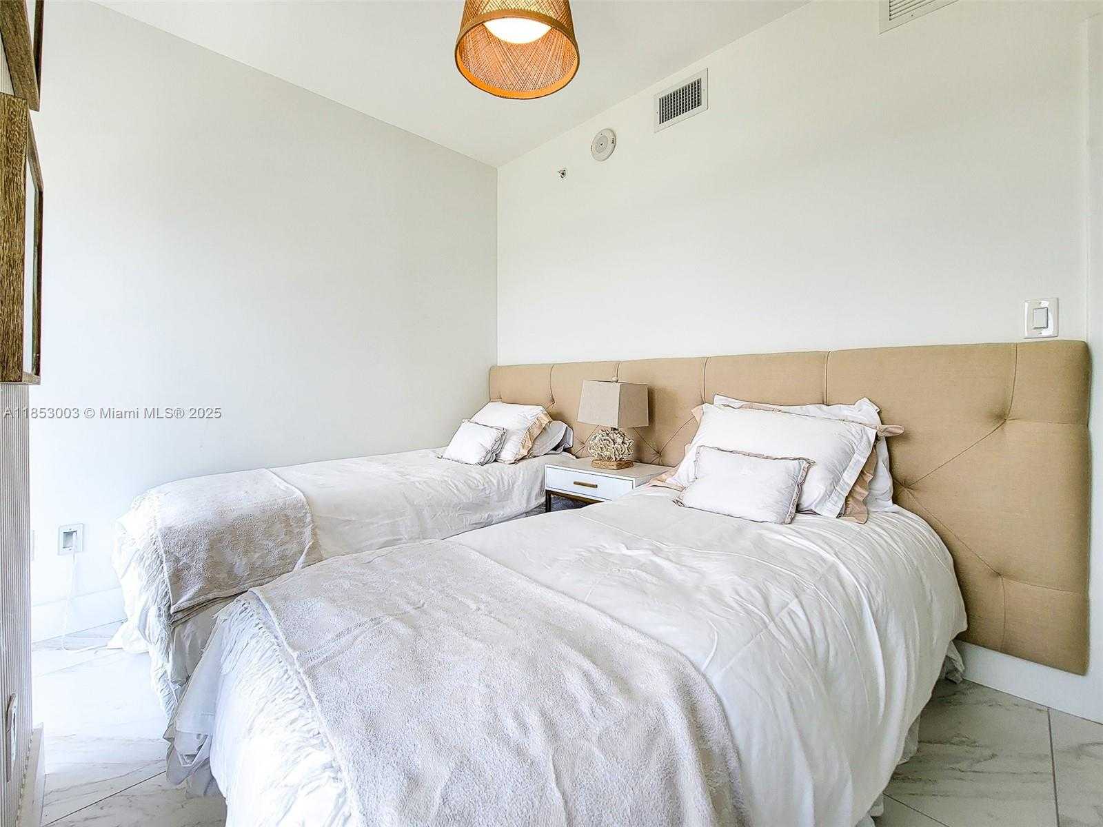 Small Image of 400 SUNNY ISLES BLVD #1604, Sunny Isles Beach Number 19